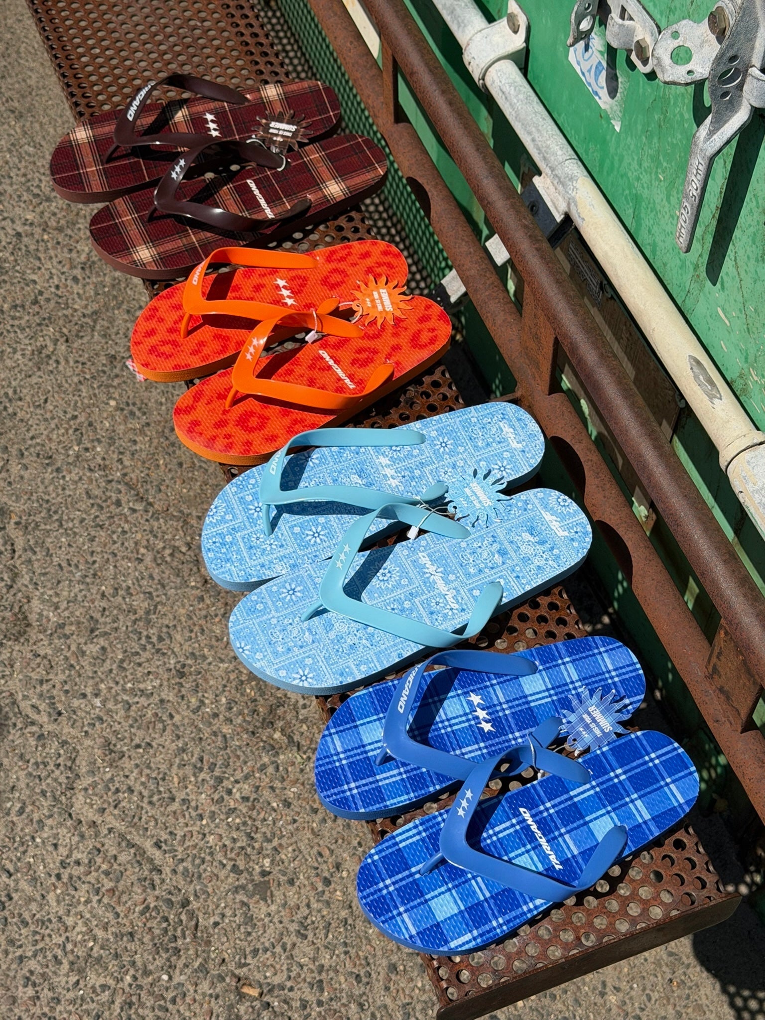 Kuri Flip Flops - TARIGANO